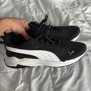 NWOT PUMA Black and White Athletic Shoes